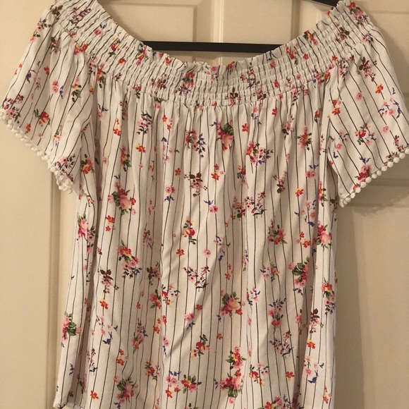 Love & Fire Off the shoulder - Picture 1 of 3